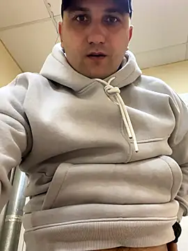 Mahrovmaxim online show from November 2025 07:40:01 AM