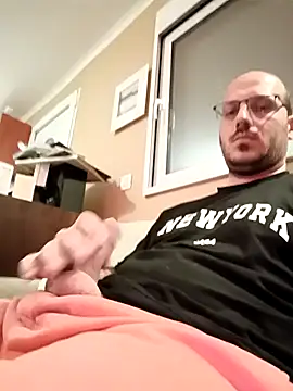 Snapshot of arksex32 chatting on April 2026 10:04:01 PM arksex32 online show from April 2026 10:04:01 PM