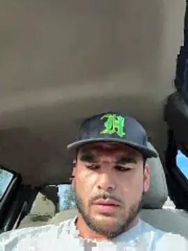 Snapshot of Leeeek23 chatting on March 2026 05:40:02 PM Leeeek23 online show from March 2026 05:40:02 PM