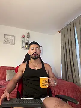 Ezzio Scolaro online show from April 2026 09:46:01 PM