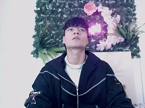 alex russo   online show from October 2025 11:29:02 PM