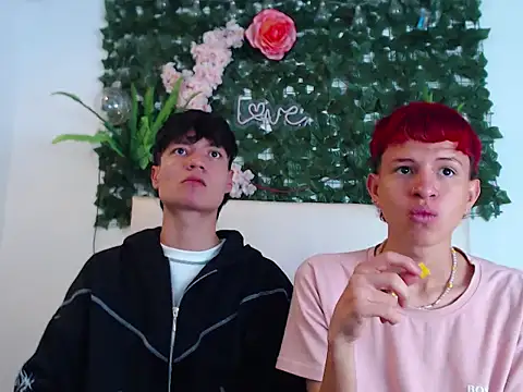 alex russo   online show from November 2025 04:00:01 AM