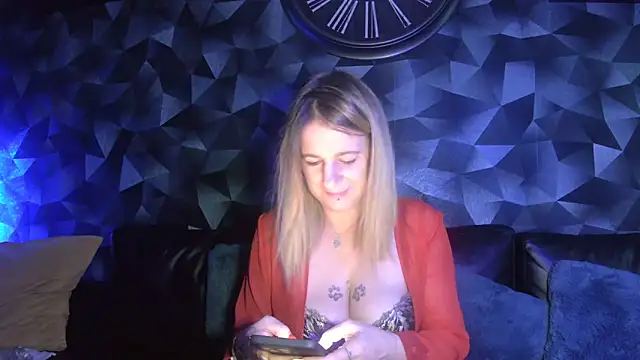 Delichieuse5 online show from February 2026 09:09:02 PM