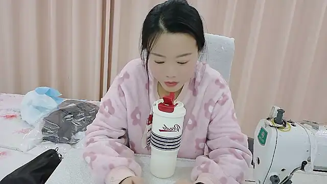 CCOO520 online show from October 2025 02:09:01 PM