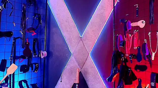 mranii queen bdsm  online show from February 2026 01:15:02 PM