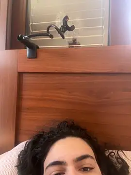 luciamaria01 online show from November 2025 09:33:01 AM