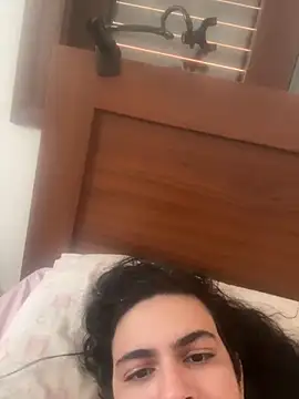 luciamaria01 online show from November 2025 12:49:02 PM