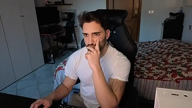 Al3xox02 online show from February 2026 04:11:02 PM