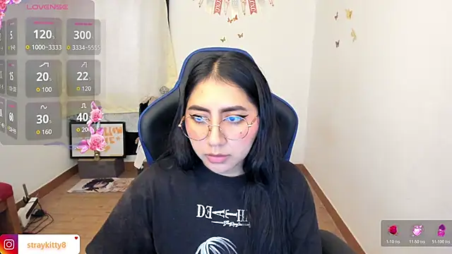 LoveLyy- online show from April 2026 06:27:02 PM