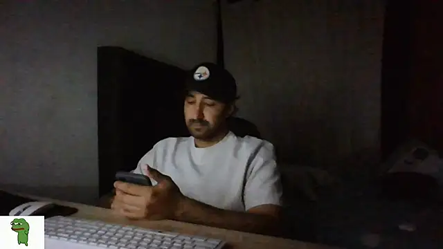 Snapshot of coolfriki chatting on July 2026 01:33:01 AM coolfriki online show from July 2026 01:33:01 AM