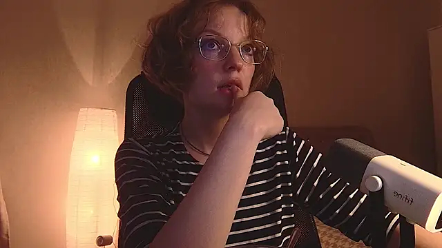emymayy online show from June 2026 07:16:02 PM