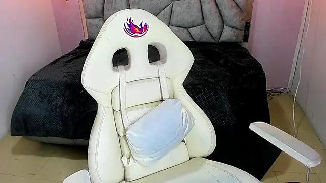 Addyy 02 online show from April 2026 07:18:02 PM