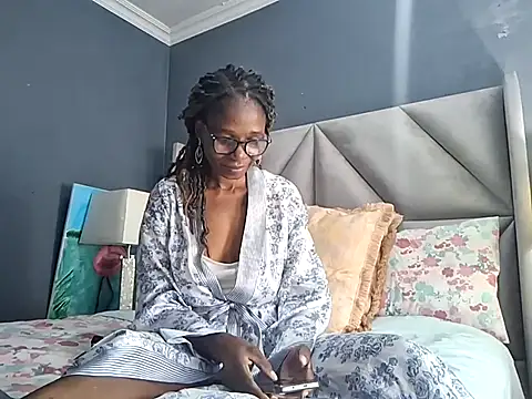 Snapshot of NaughtyCouga chatting on May 2026 06:19:02 AM NaughtyCouga online show from May 2026 06:19:02 AM