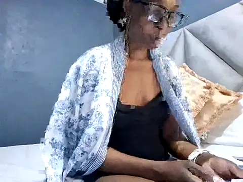 Snapshot of NaughtyCouga chatting on May 2026 05:25:02 AM NaughtyCouga online show from May 2026 05:25:02 AM