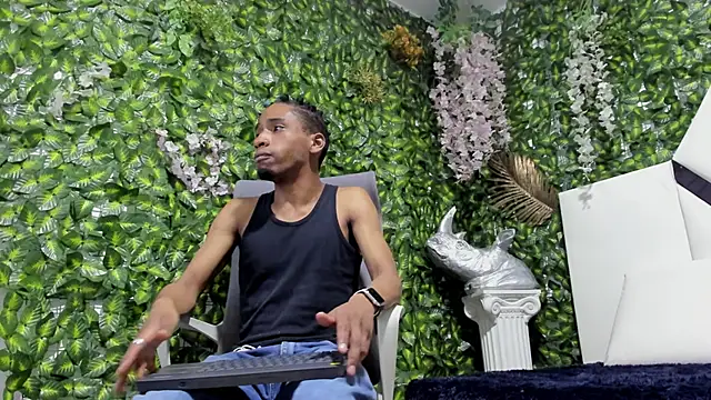 REDBRYAN EBANO online show from October 2025 08:43:02 PM