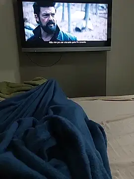 Merlin2310 online show from April 2026 01:03:01 AM