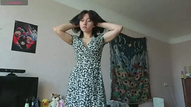 Snapshot of MiaLovelyOne chatting on June 2026 06:25:01 AM MiaLovelyOne online show from June 2026 06:25:01 AM