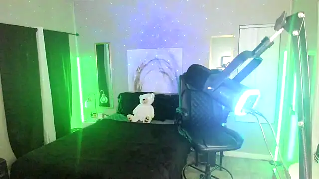 Snapshot of Myonnathegod chatting on December 2025 05:02:01 AM Myonnathegod online show from December 2025 05:02:01 AM