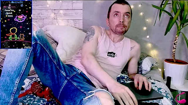 Markus Rivas online show from October 2025 11:53:01 PM