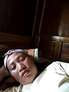 jerry-xx online show from April 2026 05:08:02 AM