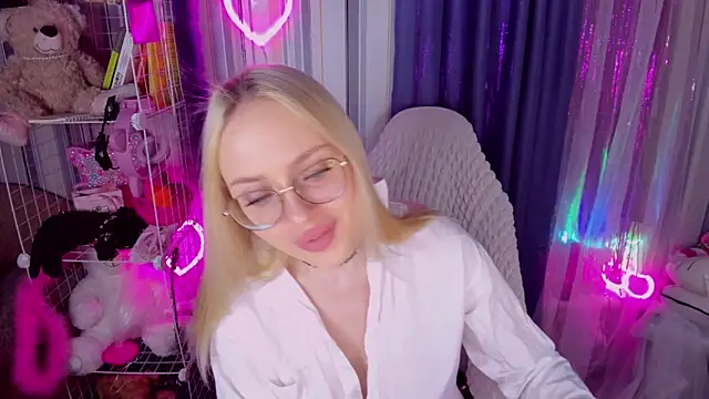 CeaneLino online show from April 2026 03:50:01 PM