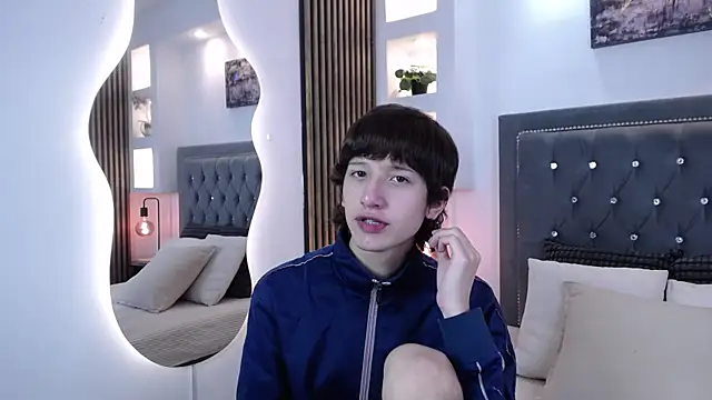 Emo Boy  online show from March 2026 08:21:02 PM