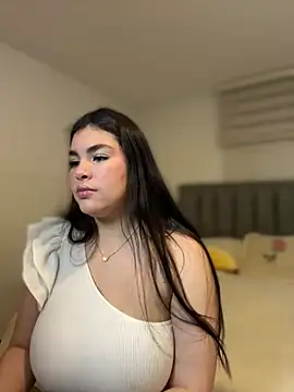 Isabella LaRue online show from February 2026 07:43:02 PM