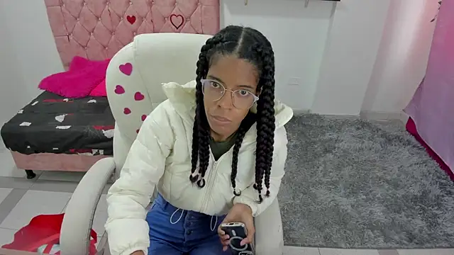 thianahorny online show from February 2026 01:29:02 PM