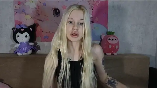 Snapshot of HoneyGold_ chatting on April 2026 03:42:01 AM HoneyGold online show from April 2026 03:42:01 AM