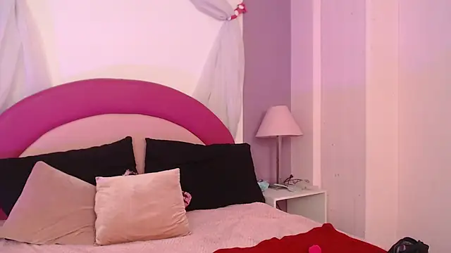 SweetRenata  online show from April 2026 12:58:01 PM