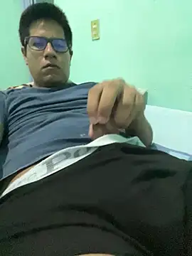 Snapshot of Lukein23 chatting on April 2026 09:09:01 AM Lukein23 online show from April 2026 09:09:01 AM