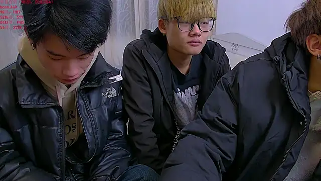 Snapshot of KK-cuteboy chatting on December 2025 10:33:01 AM KK-cuteboy online show from December 2025 10:33:01 AM