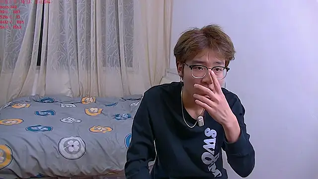 Snapshot of KK-cuteboy chatting on December 2025 10:13:02 AM KK-cuteboy online show from December 2025 10:13:02 AM