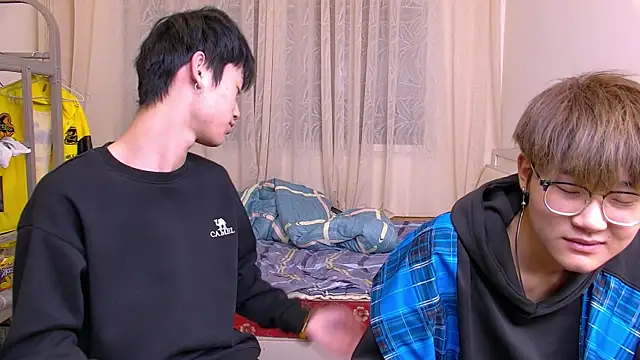 Snapshot of KK-cuteboy chatting on January 2026 10:42:02 AM KK-cuteboy online show from January 2026 10:42:02 AM