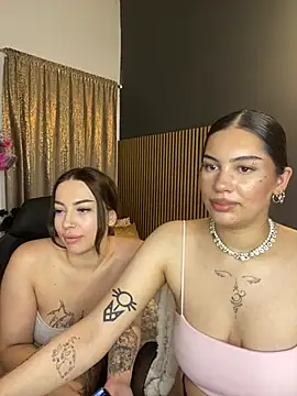 LoraShines online show from July 2026 12:11:01 PM