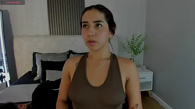 Snapshot of Vittoria_Conti_ chatting on June 2026 05:33:02 PM Vittoria Conti online show from June 2026 05:33:02 PM