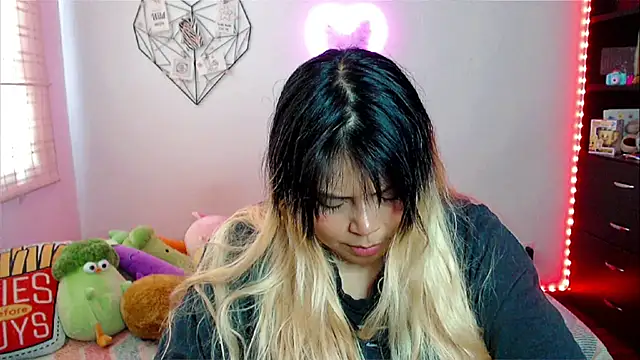 EllieMoonX online show from March 2026 08:15:01 PM