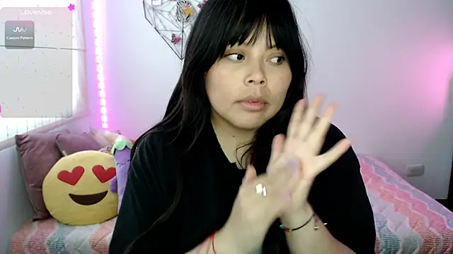 Snapshot of EllieMoonX chatting on July 2026 10:53:02 PM EllieMoonX online show from July 2026 10:53:02 PM