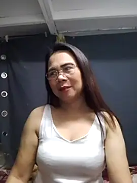 Snapshot of erma_joy chatting on April 2026 09:27:01 PM erma joy online show from April 2026 09:27:01 PM