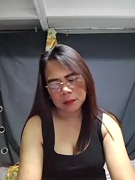 Snapshot of erma_joy chatting on April 2026 07:27:02 PM erma joy online show from April 2026 07:27:02 PM