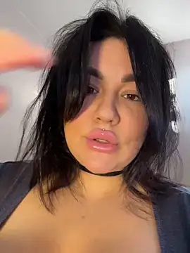 Snapshot of SwittieKendra chatting on February 2026 06:45:01 AM SwittieKendra online show from February 2026 06:45:01 AM