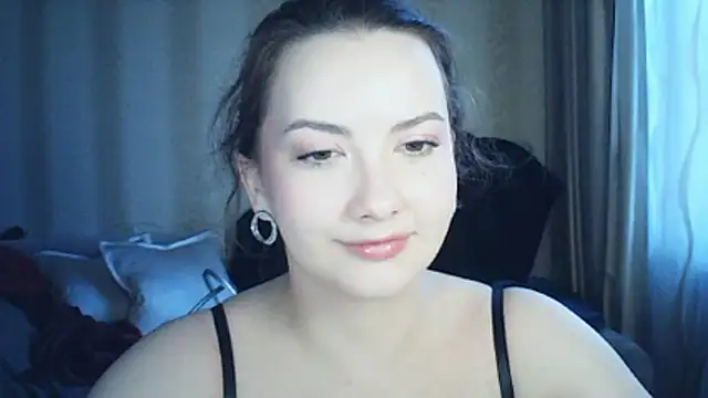 MoodieMira online show from April 2026 03:54:01 PM