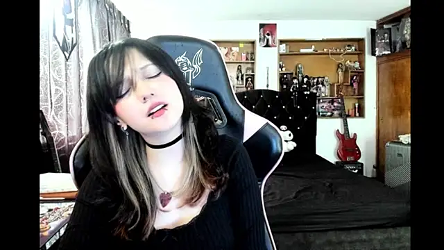 Maki Zein  online show from February 2026 07:51:02 PM