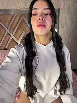 LunaMoore Pink online show from March 2026 12:44:02 PM