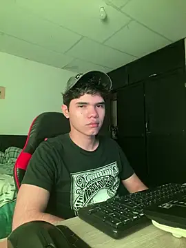 Snapshot of Im_Camii chatting on February 2026 07:32:02 PM Im Camii online show from February 2026 07:32:02 PM