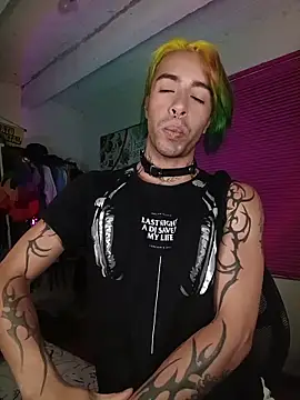 Snapshot of saenzjhonny chatting on October 2025 04:12:01 AM saenzjhonny online show from October 2025 04:12:01 AM