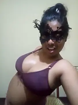 Expose Queen online show from March 2026 05:52:01 PM