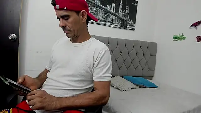 Sofi And Santy online show from March 2026 11:49:02 PM