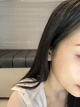 yiyi 3523 online show from June 2026 11:38:01 AM