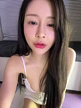 yiyi 3523 online show from July 2026 02:33:01 PM